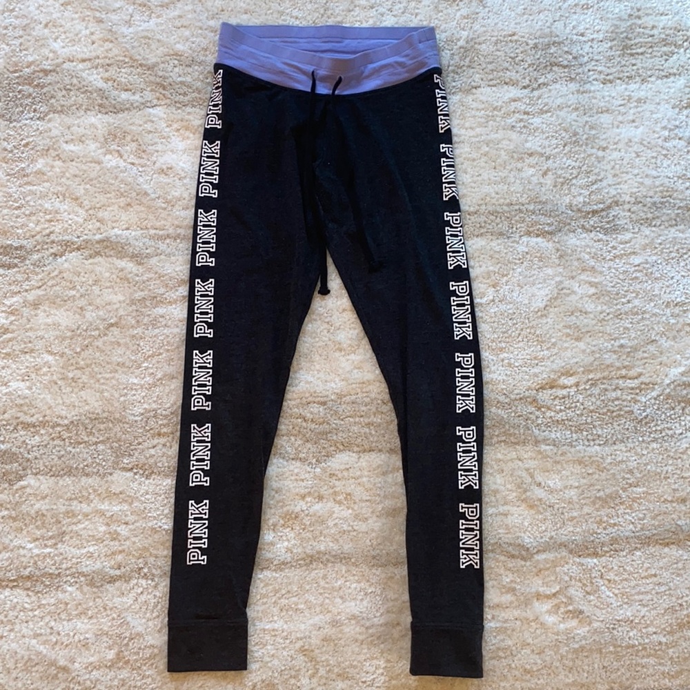 VS PINK YOGAS